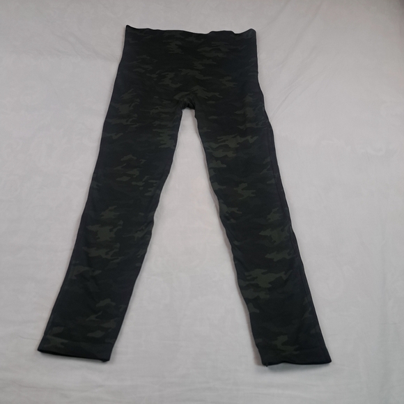 Spanx Look at Me Now Seamless Leggings FL3515 Green Camo Size XL - Picture 2 of 10